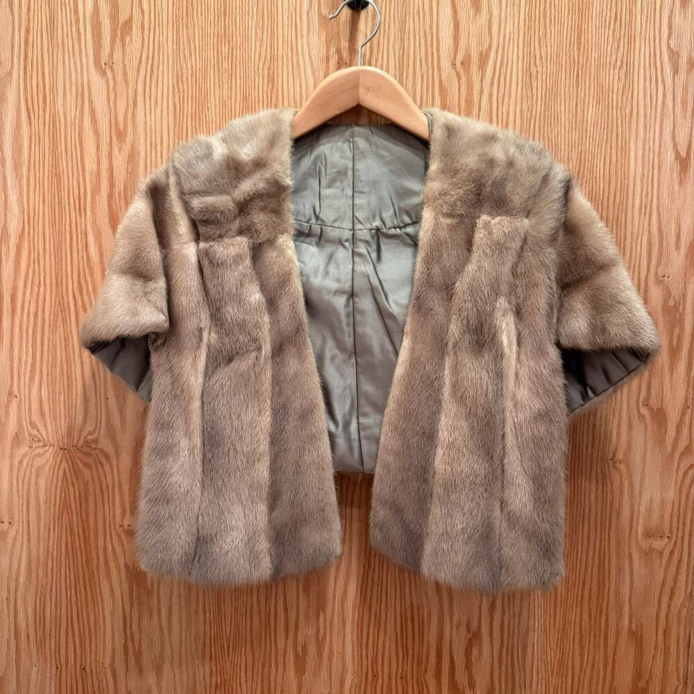 Vintage Silver Gray Mink Cape Fur Stole Wrap Satin Lining One Size 1960s